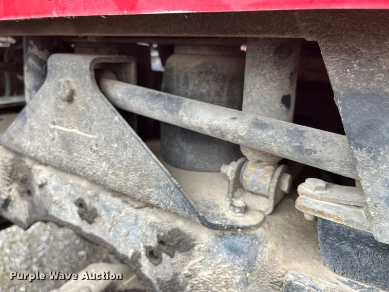 image for item LD9308 1998 International  9400 semi truck