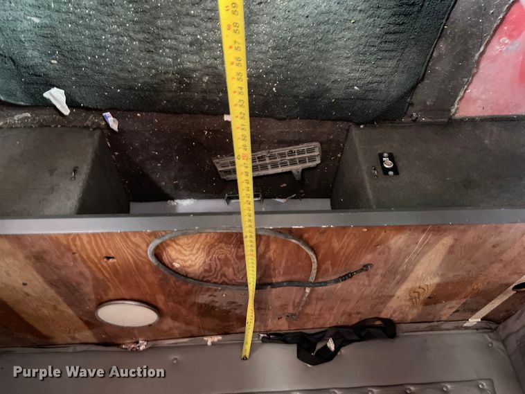 image for item LD9308 1998 International  9400 semi truck