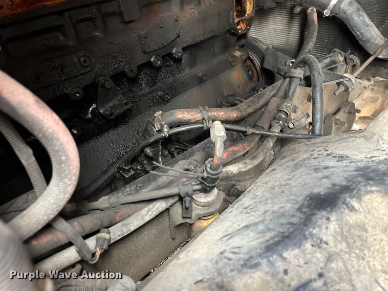 image for item LD9308 1998 International  9400 semi truck