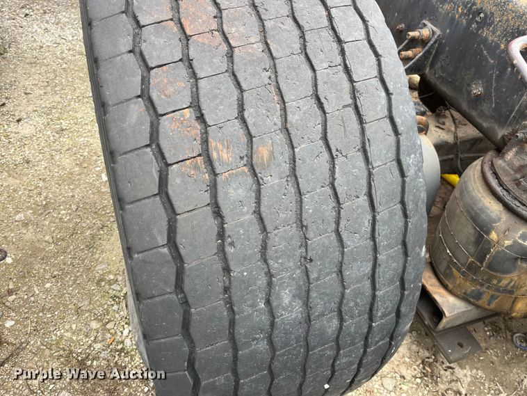 image for item LD9308 1998 International  9400 semi truck