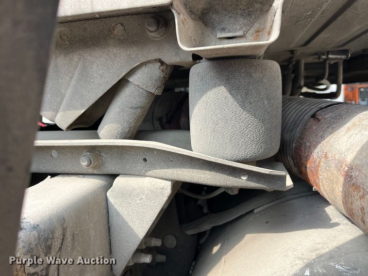 image for item LD9310 2007 Volvo VN Series semi truck