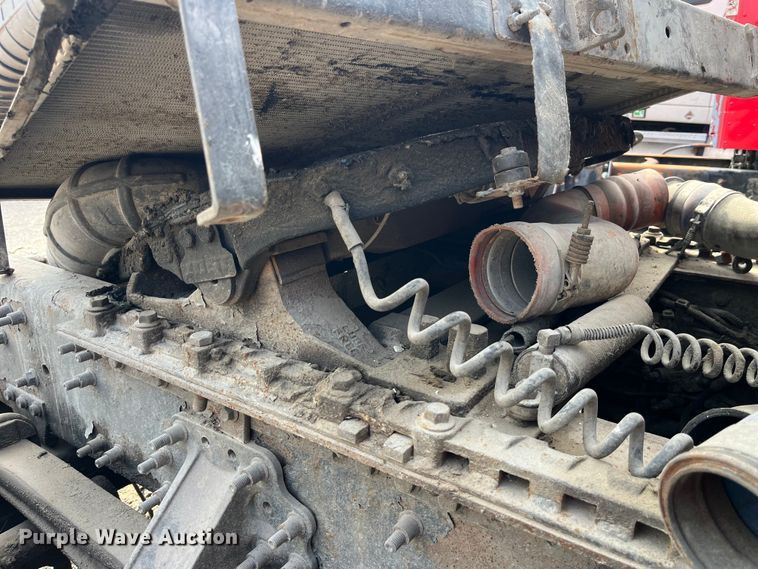 image for item LD9310 2007 Volvo VN Series semi truck