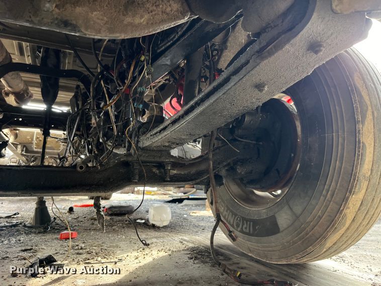 image for item LD9310 2007 Volvo VN Series semi truck