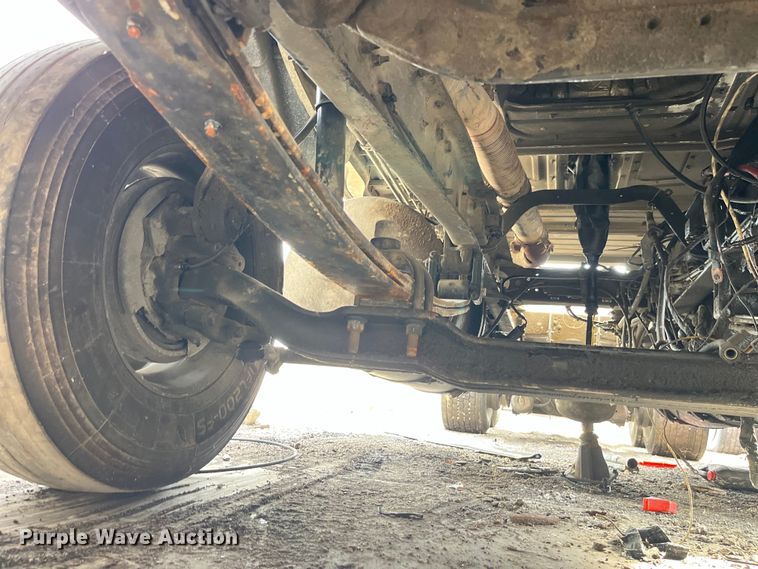 image for item LD9310 2007 Volvo VN Series semi truck