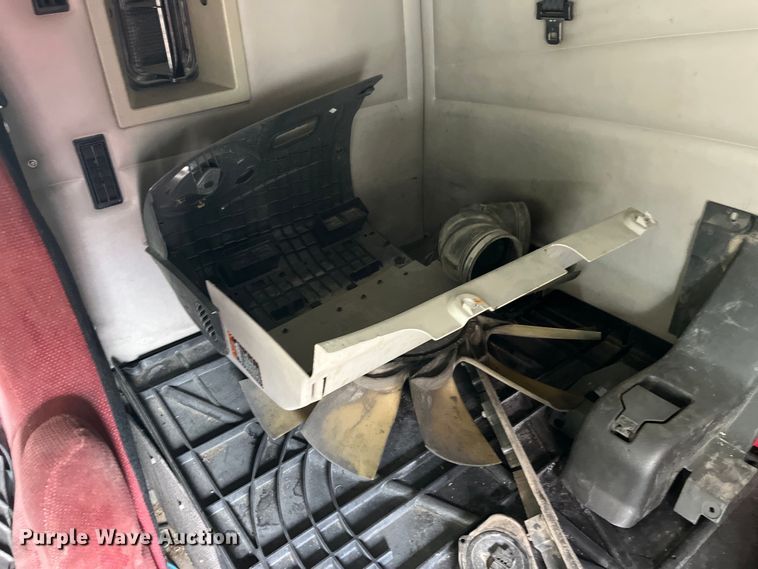 image for item LD9310 2007 Volvo VN Series semi truck