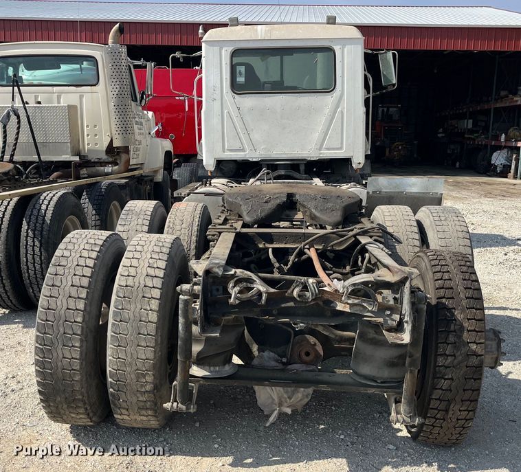 image for item LD9311 1996 Mack CH613 semi truck