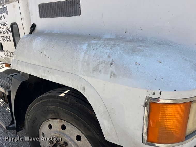 image for item LD9311 1996 Mack CH613 semi truck