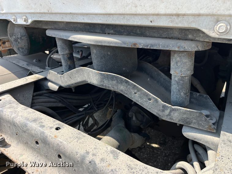 image for item LD9311 1996 Mack CH613 semi truck