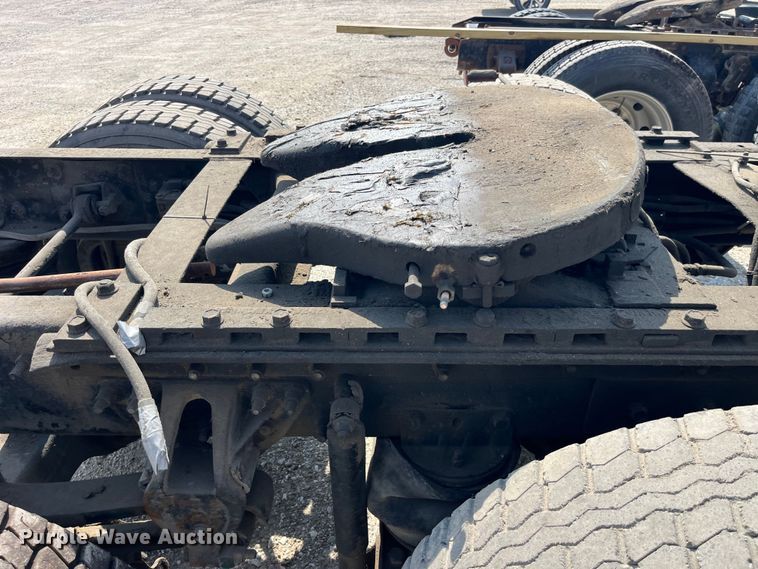 image for item LD9311 1996 Mack CH613 semi truck