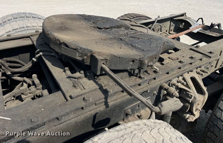 image for item LD9311 1996 Mack CH613 semi truck