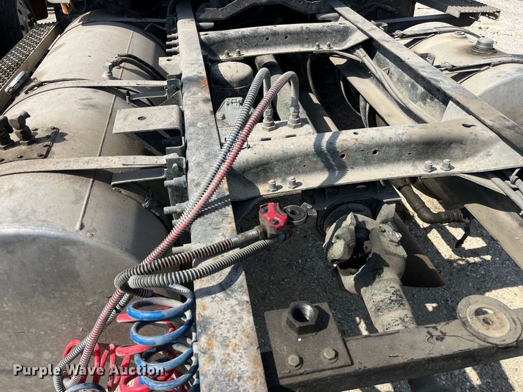 image for item LD9311 1996 Mack CH613 semi truck