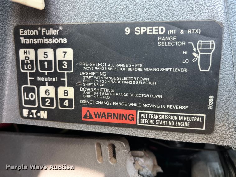 image for item LD9311 1996 Mack CH613 semi truck