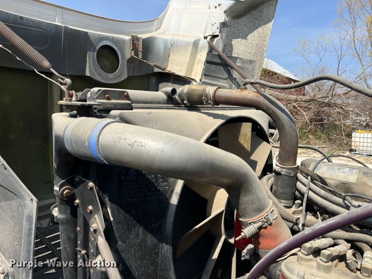 image for item LD9311 1996 Mack CH613 semi truck