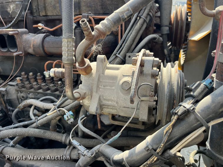 image for item LD9311 1996 Mack CH613 semi truck