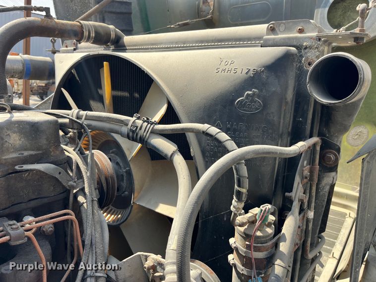 image for item LD9311 1996 Mack CH613 semi truck