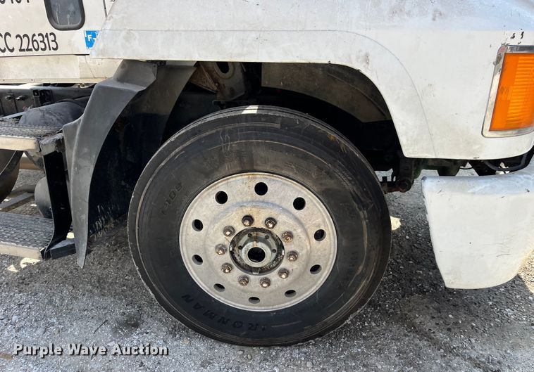 image for item LD9311 1996 Mack CH613 semi truck