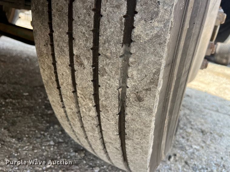 image for item LD9311 1996 Mack CH613 semi truck