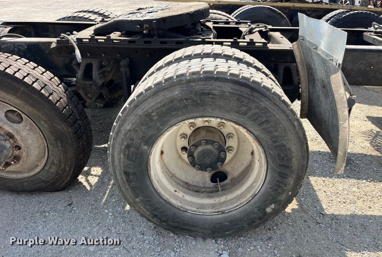 image for item LD9311 1996 Mack CH613 semi truck