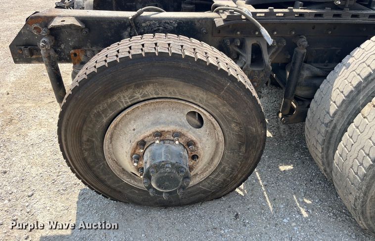 image for item LD9311 1996 Mack CH613 semi truck