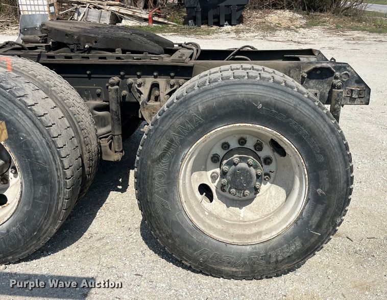 image for item LD9311 1996 Mack CH613 semi truck