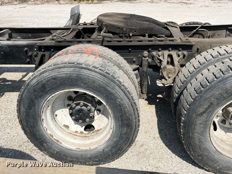 image for item LD9311 1996 Mack CH613 semi truck