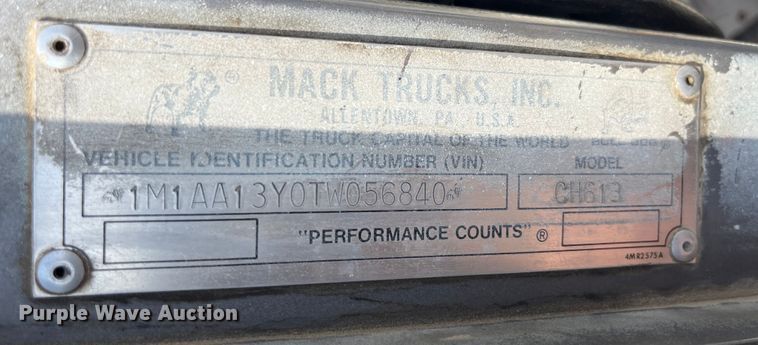 image for item LD9311 1996 Mack CH613 semi truck