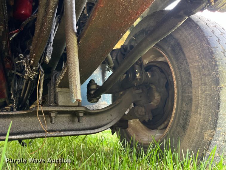 image for item LD9313 2005 International  9400i semi truck