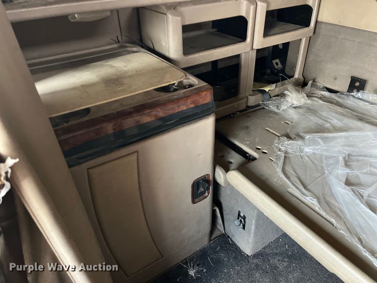 image for item LD9313 2005 International  9400i semi truck