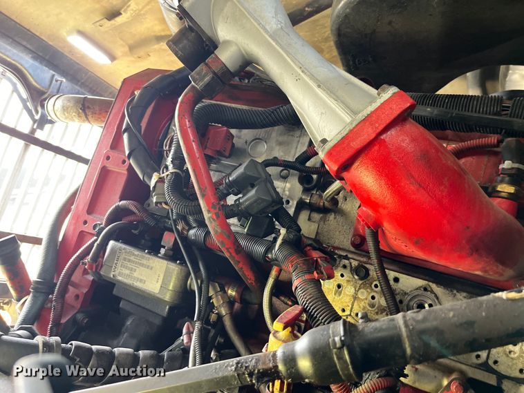 image for item LD9313 2005 International  9400i semi truck