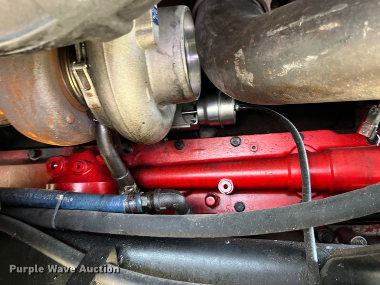 image for item LD9313 2005 International  9400i semi truck