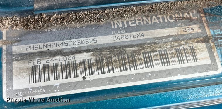 image for item LD9313 2005 International  9400i semi truck