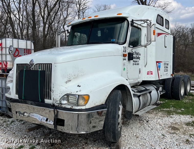 image for item LD9315 2007 International 9400i semi truck