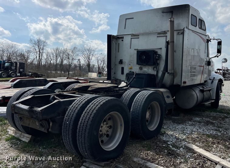 image for item LD9315 2007 International 9400i semi truck