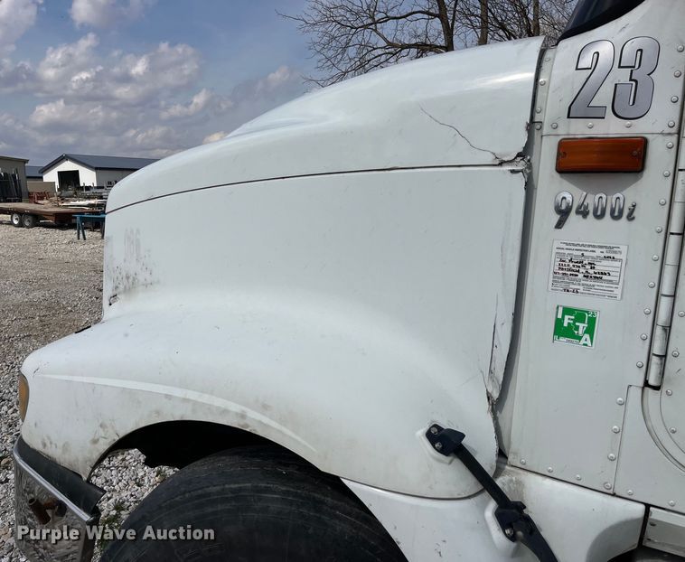 image for item LD9315 2007 International 9400i semi truck