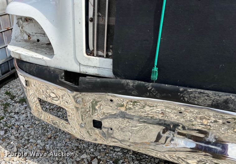 image for item LD9315 2007 International 9400i semi truck