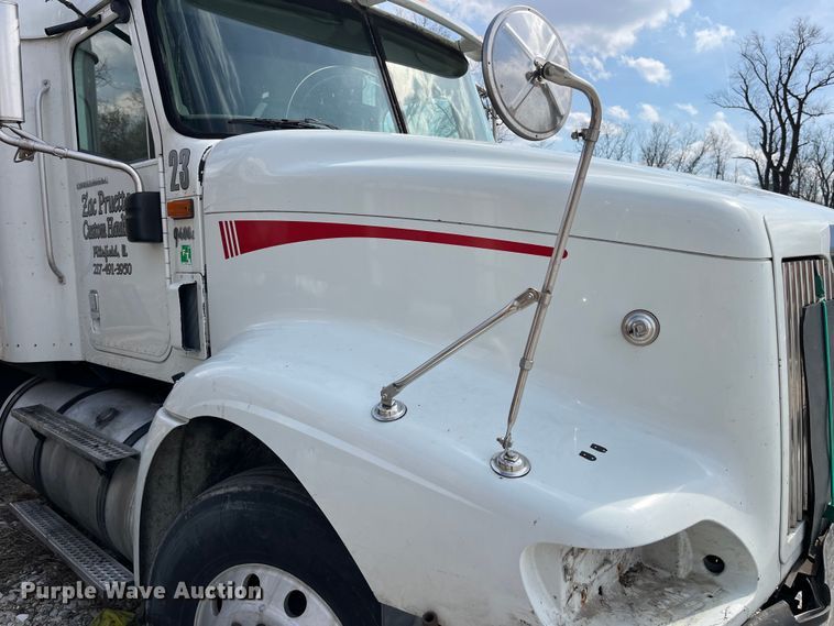 image for item LD9315 2007 International 9400i semi truck