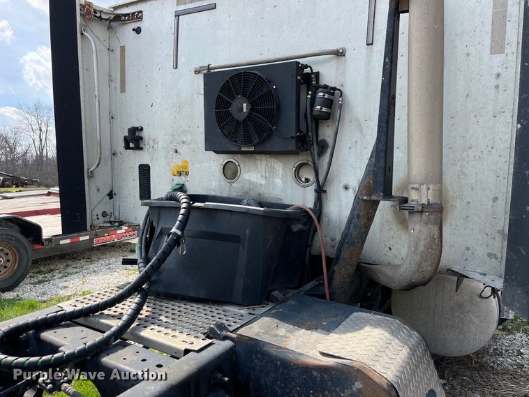 image for item LD9315 2007 International 9400i semi truck