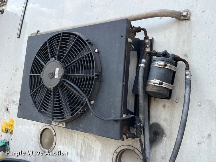 image for item LD9315 2007 International 9400i semi truck