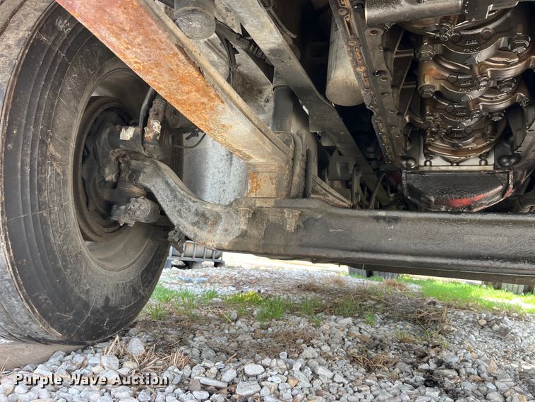 image for item LD9315 2007 International 9400i semi truck