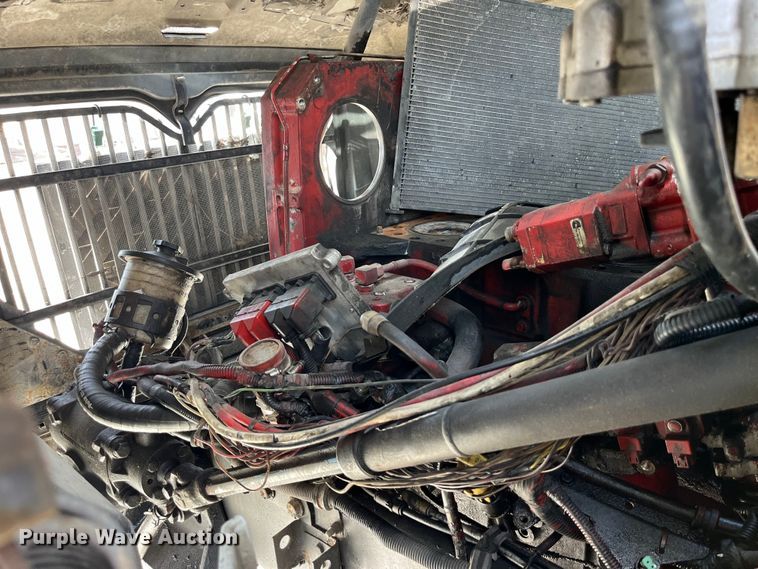 image for item LD9315 2007 International 9400i semi truck