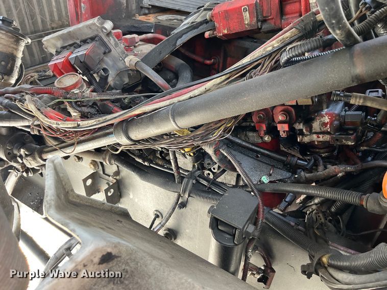 image for item LD9315 2007 International 9400i semi truck