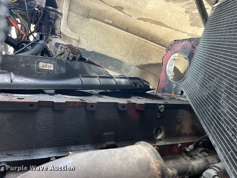 image for item LD9315 2007 International 9400i semi truck