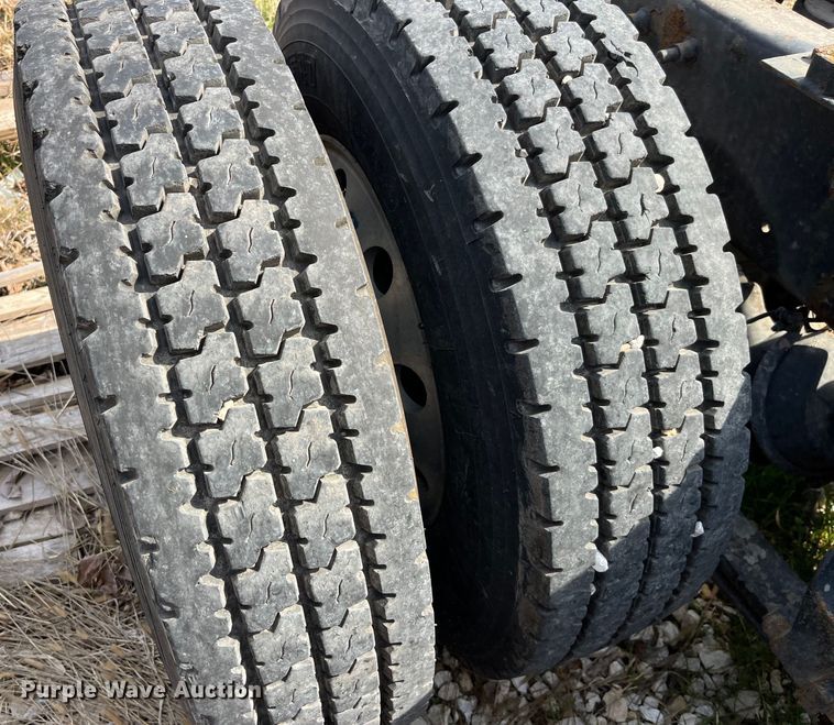 image for item LD9315 2007 International 9400i semi truck