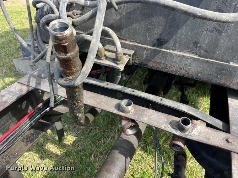 image for item LD9316 1995 International  9200 semi truck