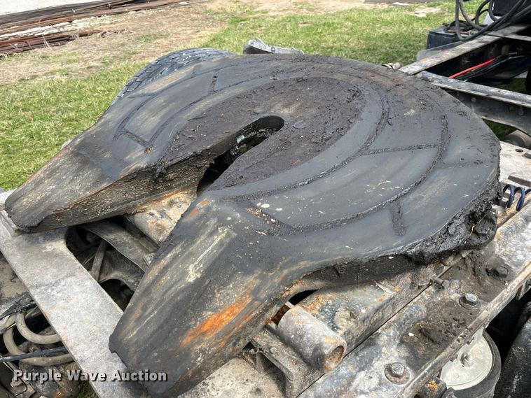 image for item LD9316 1995 International  9200 semi truck