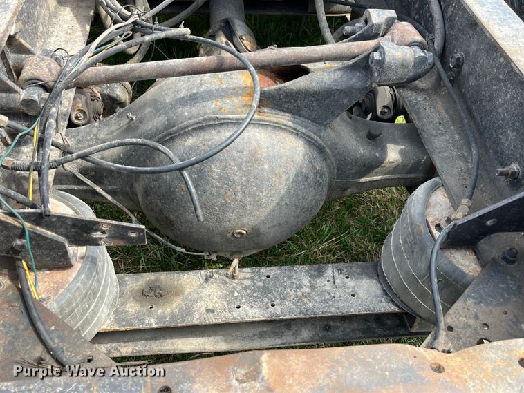 image for item LD9316 1995 International  9200 semi truck