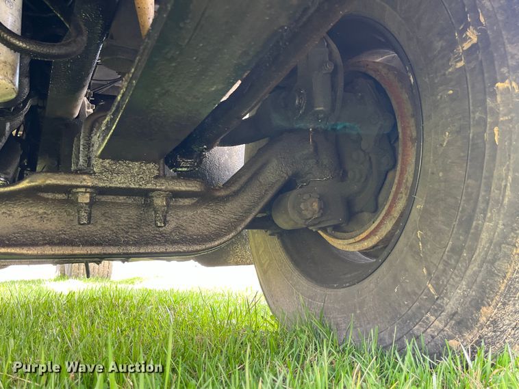 image for item LD9316 1995 International  9200 semi truck