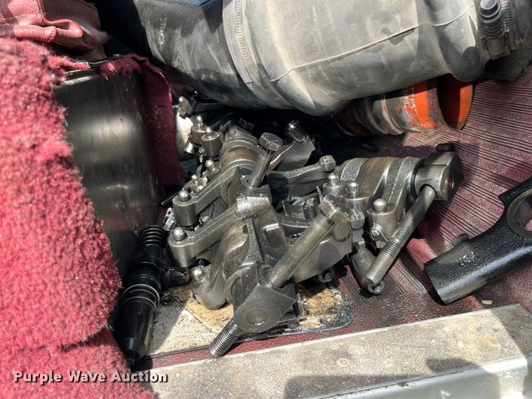 image for item LD9316 1995 International  9200 semi truck