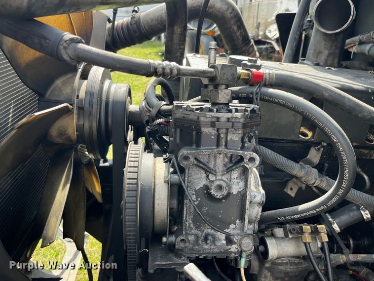 image for item LD9316 1995 International  9200 semi truck