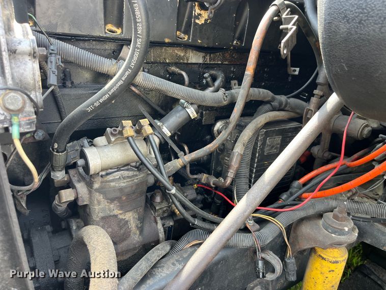 image for item LD9316 1995 International  9200 semi truck